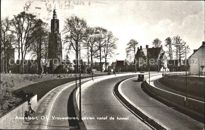Amersfoort OL Vrouwetoren gezien vanaf de tunnel