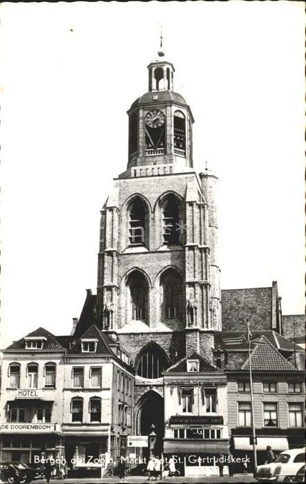 Bergen op Zoom Markt St. Gertrudiskerk