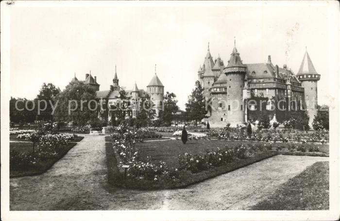 Haarzuilen Kasteel de Haar Rozentuin