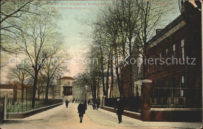Utrecht Kreuisstraat met Hoogere Burgerschool en Stevens Fundatie