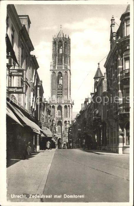 Utrecht Zadelstraat met Domtoren
