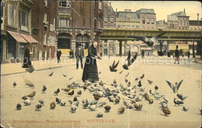 Rotterdam Duivenvoeren Groote Kerkplein Taubenfuetterung