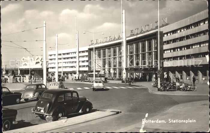 Rotterdam Stationsplein Bahnhofsplatz