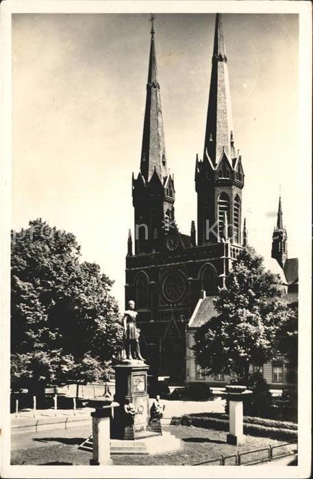 Tilburg Standbeeld Koning Willem II St Jozefkerk