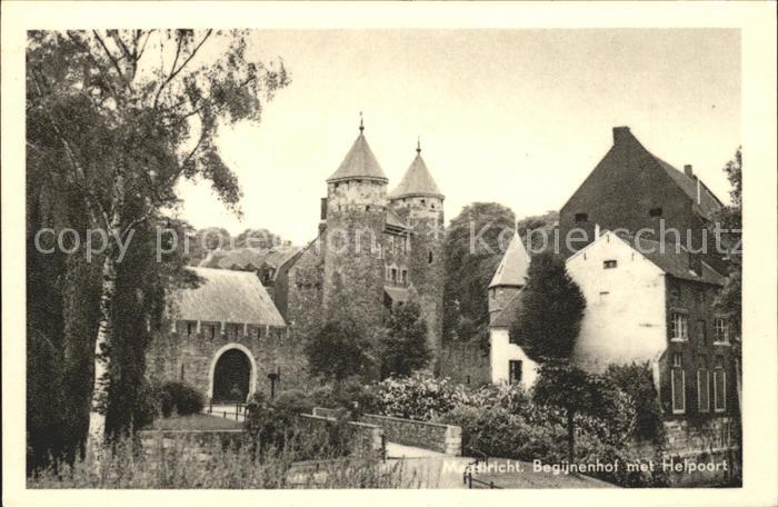 Maastricht Begijnenhof met Helpoort