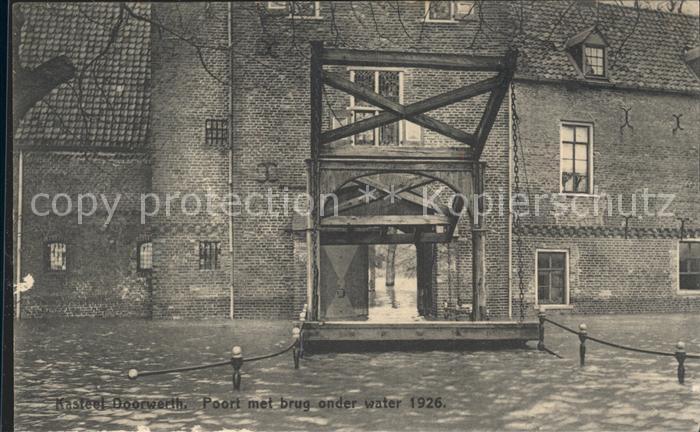 Doorwerth Kasteel Poort met brug onder water