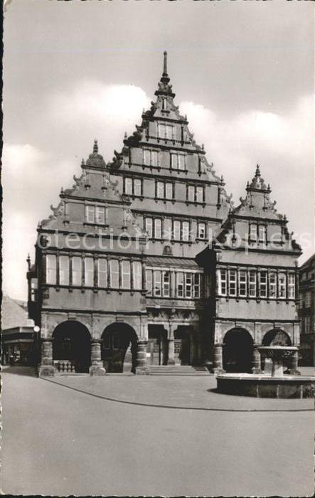 Paderborn Rathaus Giebel Brunnen