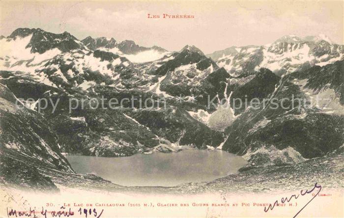 Pyrenees Region Lac de Caillaouas Glacier des Gours Blancs et Pic Posets