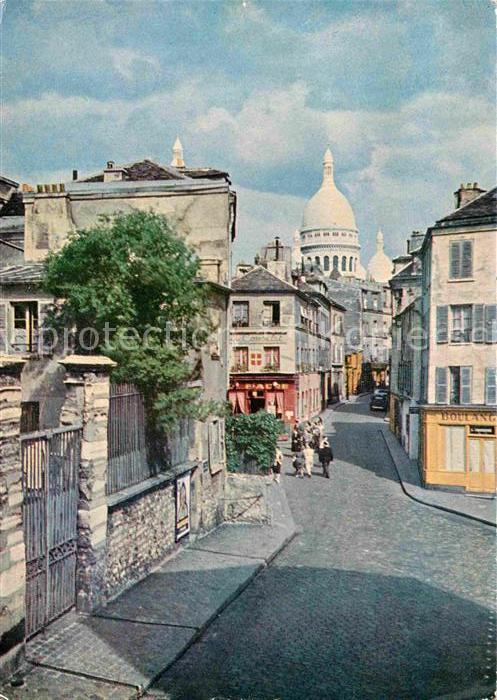 Montmartre Paris La Rue Norvins et le Sacre Coeur