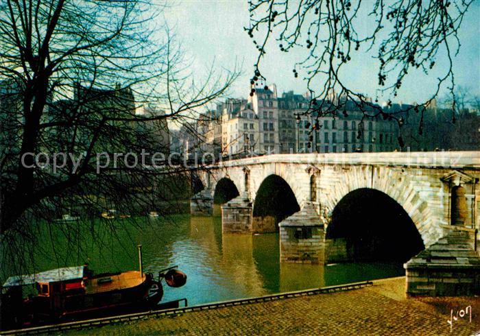Paris Quai Anjou et le vieux Pont-Marie