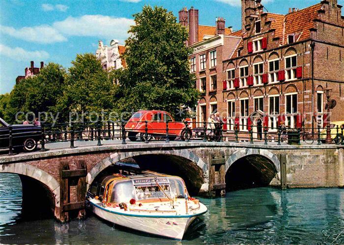 Amsterdam Niederlande Voorburgwal met Huis aan de drie grachten