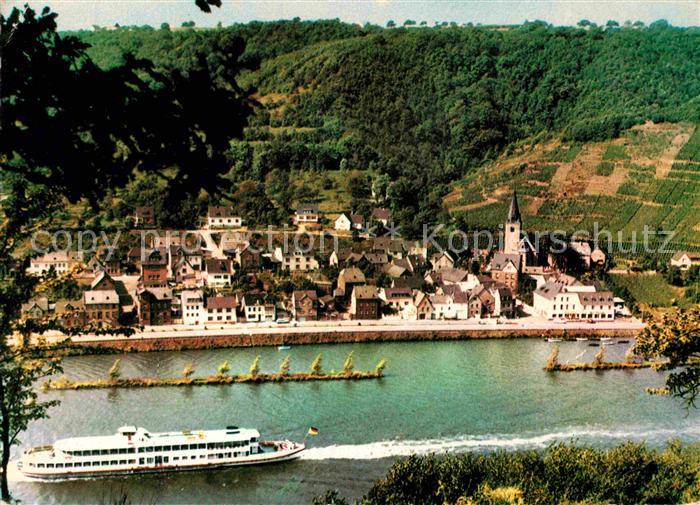 Loef Mosel Blick ueber die Mosel Dampfer