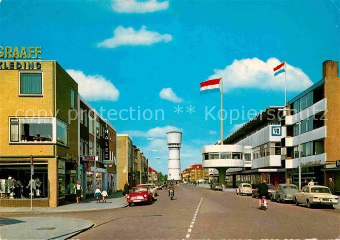Den Helder Beatrixstraat met op achtergrond De Watertoren