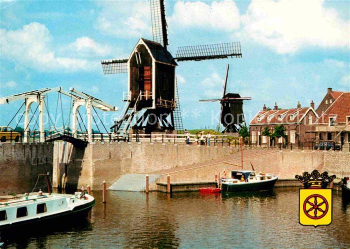 Heusden Niederlande Stadshaven met ophaalbrug en strandaardmolens Hafen Bruecke