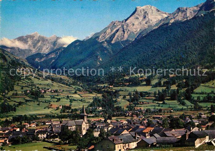 Laruns La Ville et le Pic du Ger