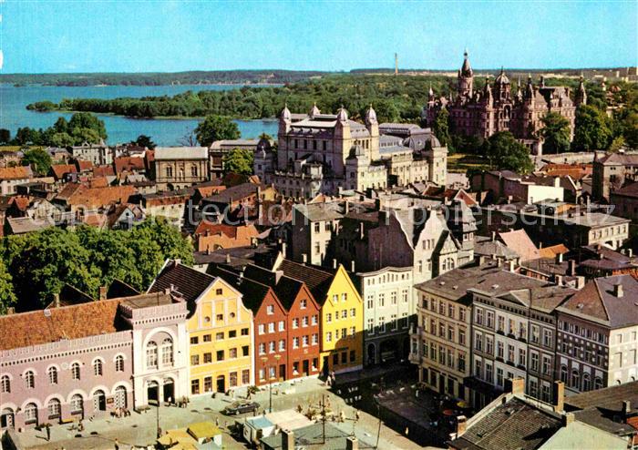 Schwerin Mecklenburg Stadtblick mit Schloss
