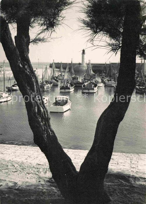 Saint-Georges-d Oleron La Cotiniere Vue du port de peche