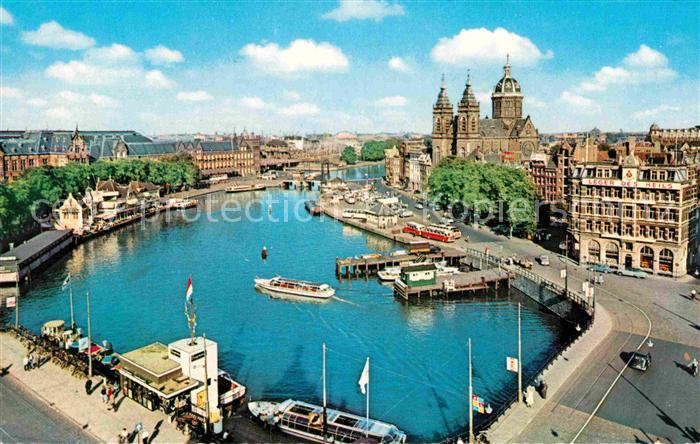 Amsterdam Niederlande Prins Hendrikkade en Sint Nicolaaskerk