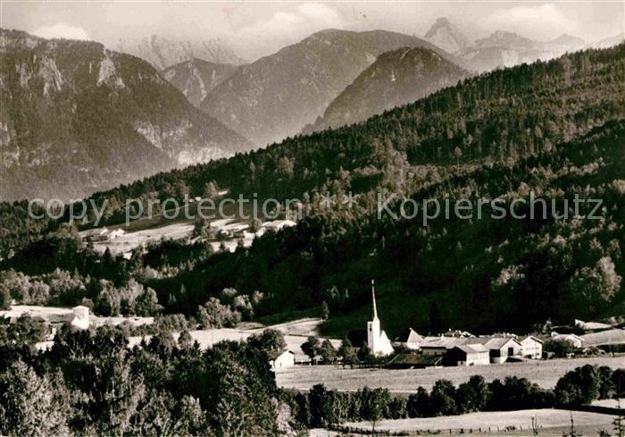 Hammer Siegsdorf an der Deutschen Alpenstrasse gegen Loferer Steinberge