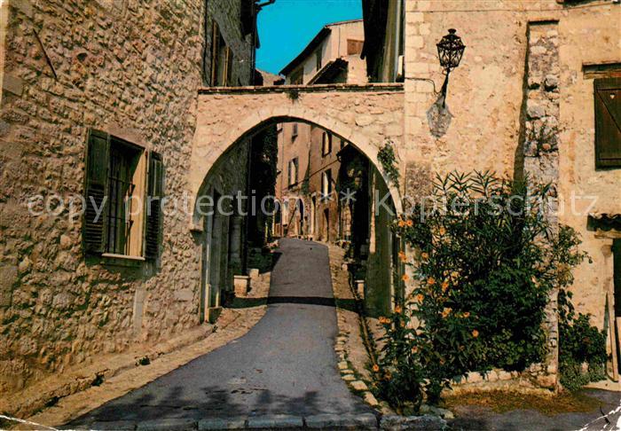 Saint Paul Cote d Azur Une rue Vieilles Maisons