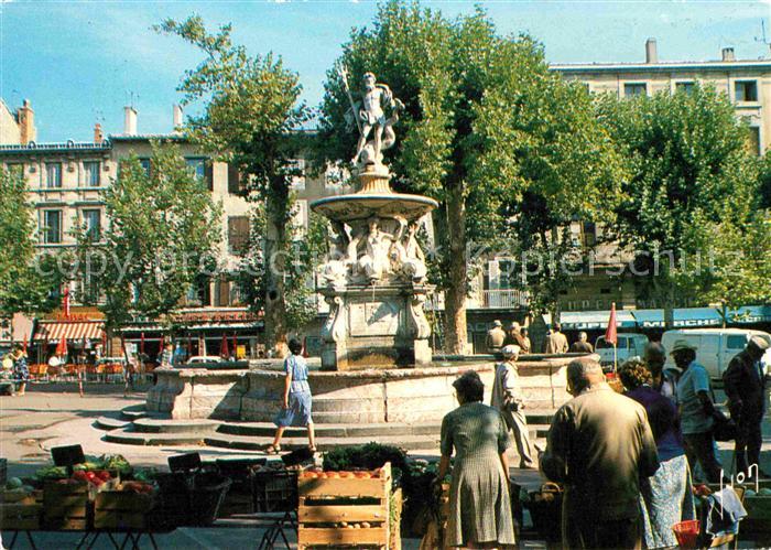 Carcassonne La Place Carnot Fontaine Statue