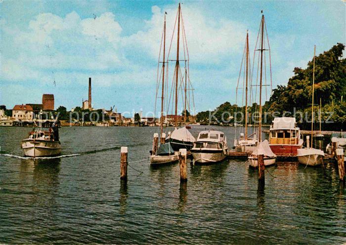 Neustadt Holstein Hafen Motorboot Segelboot