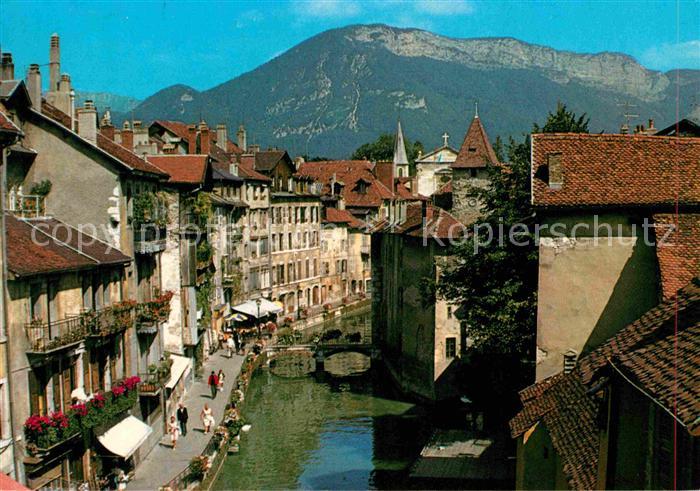 Annecy-le-Vieux Les vieilles demeures sur la canal fleu