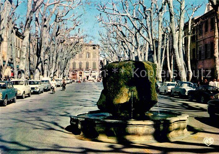 Aix-en-Provence Fontaine thermale sur le cours Mirabeau Cote du Roy Rene