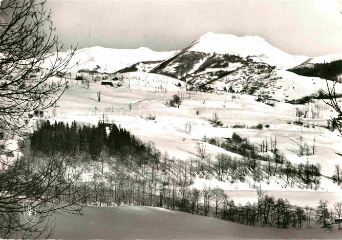Plomb du Cantal Vue panoramique en hiver