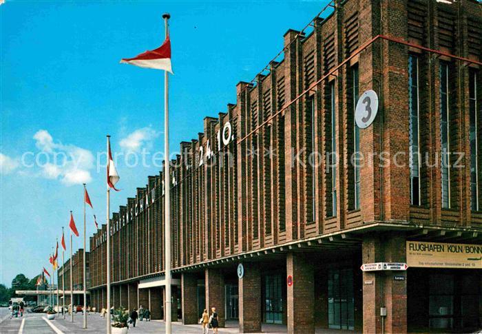 Koeln Rhein Internationale Koelner Messen Rheinhallen Fahnen