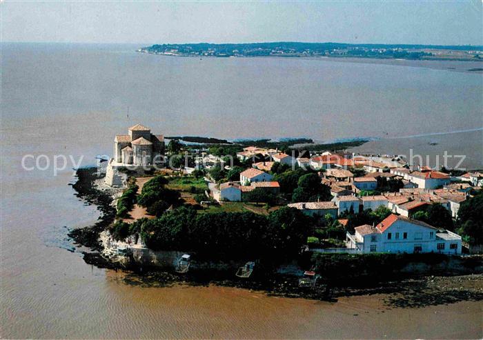 Talmont-sur-Gironde Eglise Sainte Radegonde XII siecle Architecture romane saint