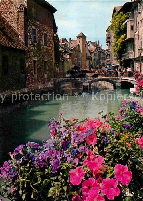 Annecy Haute-Savoie Les vieux quartiers de la ville fleuries