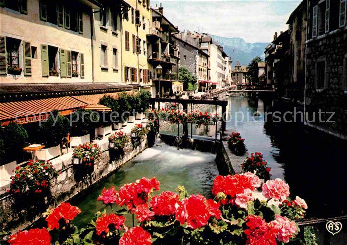 Annecy Haute-Savoie Ecluse fleurie sur le Thiou