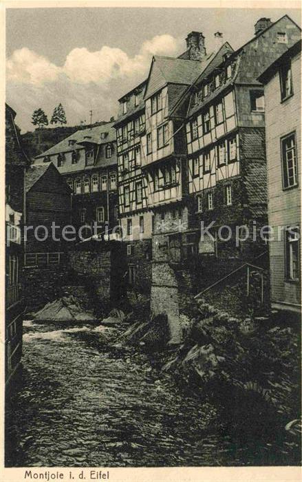 Montjoie Monschau Alte Haeuser an der Rur Fachwerkhaeuser