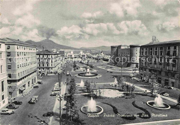 Napoli Neapel Piazzia Municipio con Stazione Marittima Rathausplatz