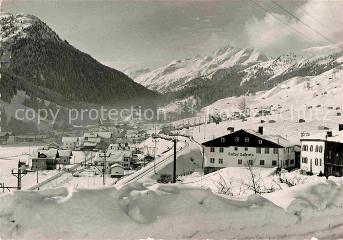 St Anton Arlberg Gesamtansicht Wintersportplatz Alpenpanorama