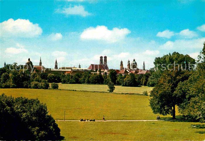Muenchen Bayern Blick vom Englischen Garten auf Frauenkirche und Theatinerkirche