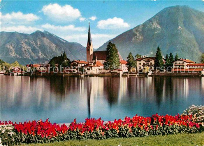 Rottach-Egern Uferpartie am Tegernsee mit Blick zum Wallberg Mangfallgebirge Alp
