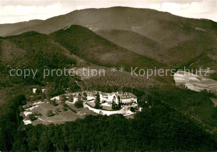 Schloss Buergeln Fliegeraufnahme mit Hochblauen