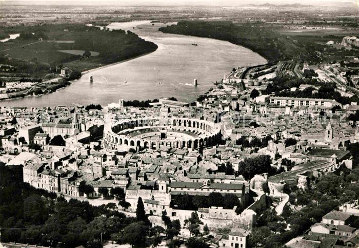 Arles Bouches-du-Rhone Fliegeraufnahme Les Arenes