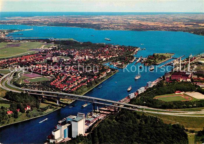 Holtenau Kiel Hochbruecke Schleusenanlagen