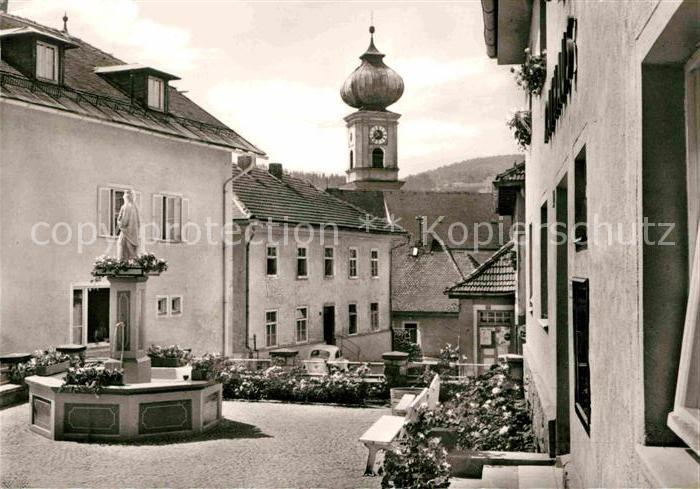 Frauenau Rathausplatz Brunnen Kirchturm Erholungsort am Rachel