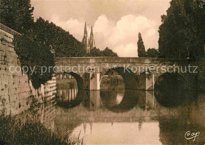 Chalons-en-Champagne Marne Pont des Mariniers Eglise Notre Dame