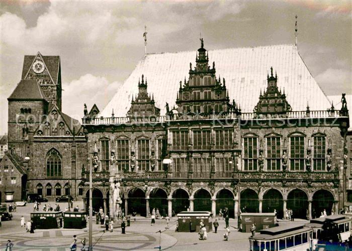 BREMEN  CITY Marktplatz mit Rathaus Strassenbahn