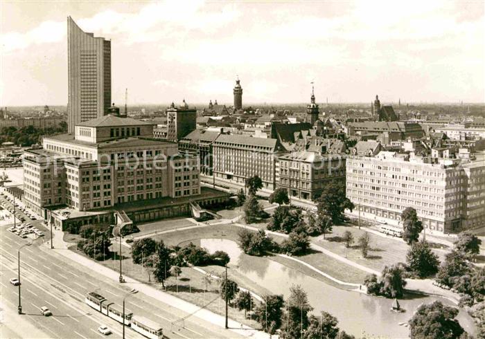 LEIPZIG Sachsen Blick zur Oper Hochhaus der Karl Marx Universitaet Messestadt