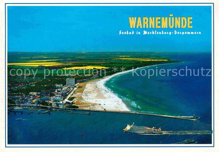 Warnemuende Ostseebad Mole zum Leuchtturm Faehre Strand Fliegeraufnahme