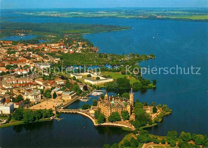 Schwerin Mecklenburg Schloss Alter Garten Staatstheater Museum Marstall Wagewies
