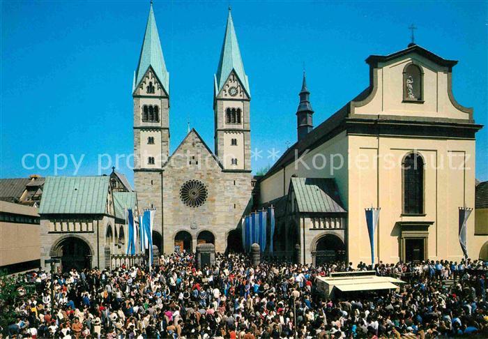 Werl Westfalen Wallfahrts Basilika Westfassade mit Vorplatz