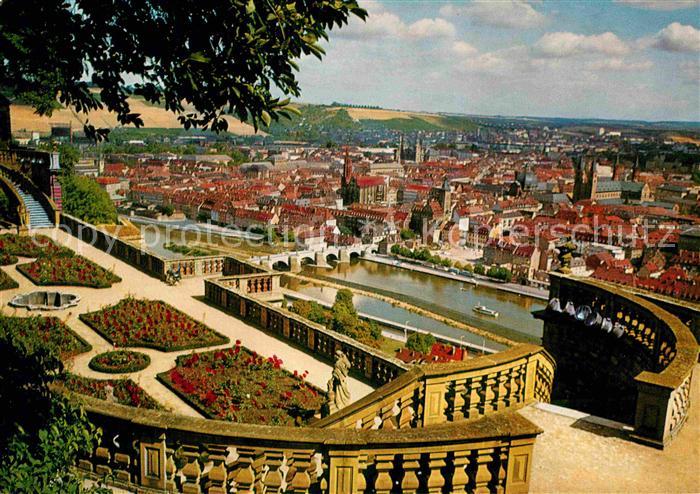 WueRZBURG Bayern Festung Marienberg Blick zum Fuerstgarten