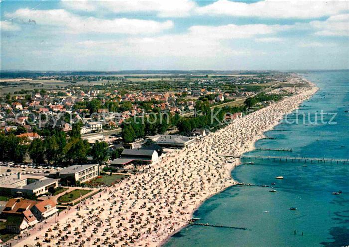 Groemitz Ostseebad Fliegeraufnahme mit Strand